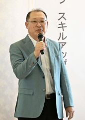 あいさつする十勝歯科医師会の大滝達哉会長