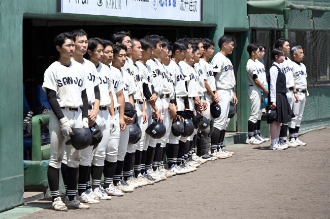 帯三条最後まで戦い抜く、士別翔雲に２―７　夏の高校野球北北海道大会１回戦