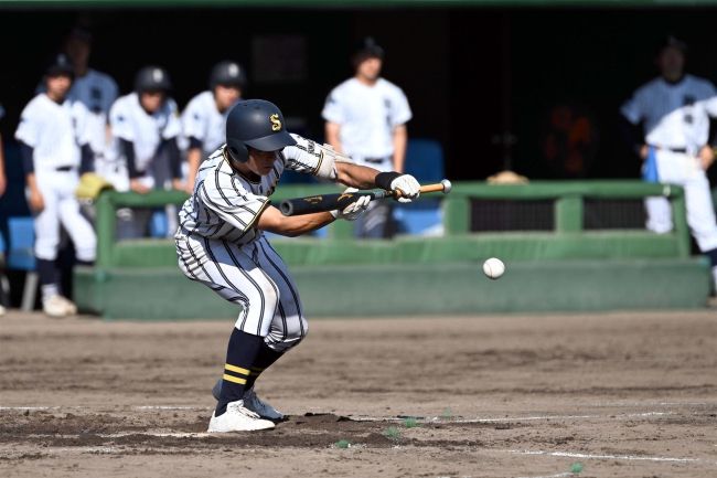 白樺学園コールド快勝８強入り、８―０別海　夏の高校野球北北海道大会１回戦