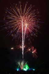 約５０００発の花火が芽室の夜空を彩った（長尾悦郎通信員撮影）