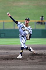 【決勝・白樺学園―クラーク記念国際】白樺学園は右腕エースの半澤理玖が先発マウンドに上がった