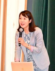 温暖化がもたらす影響について分かりやすく説明した菅井さん