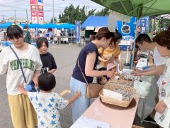 夏祭り家族連れで盛況　ＭＥＧＡドンキ西帯広 3