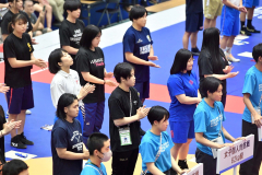 閉会式に参加した帯北の野口紗英（中央黒、２年）。道勢初の女子個人戦決勝のマットに上がる快挙を成し遂げた