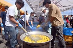 ゆであがり、黄色が鮮やかなスイートコーン