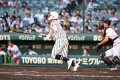 【１回戦・白樺学園－創成館】白樺学園は４回１死で４番の大西遙斗が中前打を放つ