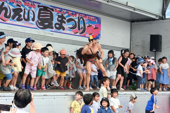 帯広競馬場に小島よしおさん登場～こぼれ話