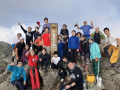 「てっぺんの景色最高」　トムラウシ登山に挑戦　富村牛小中の児童生徒