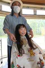 生まれて初めて美容室でヘアカットに臨む光ちゃん