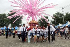 花みこしやステージにぎわう　しほろ７０００人まつり～写真特集