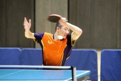 【男子決勝】ドライブで攻め込む長嶋