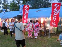 多くの参加者でにぎわった村民盆踊り