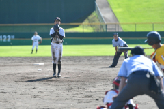 【決勝・幕別野球少年団―ＮＥＸＵＳ　ＢＢＣ】メジャーリーグで活躍している山本由伸投手のフォームを参考にする幕別野球少年団の島彗介（中央）