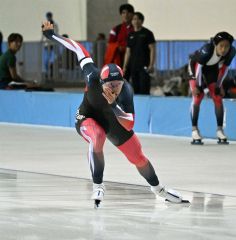 山本悠乃が短距離２種目１位、明治北海道十勝オーバル第１戦