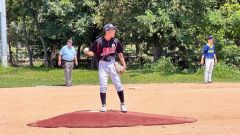 得意のツーシームで相手打者をほんろうしたＵ１５日本代表の榎本峻大（帯八中２年）