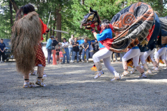 獅子舞を披露する糠内獅子舞保存会