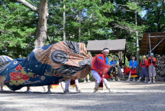 獅子舞を披露する糠内獅子舞保存会