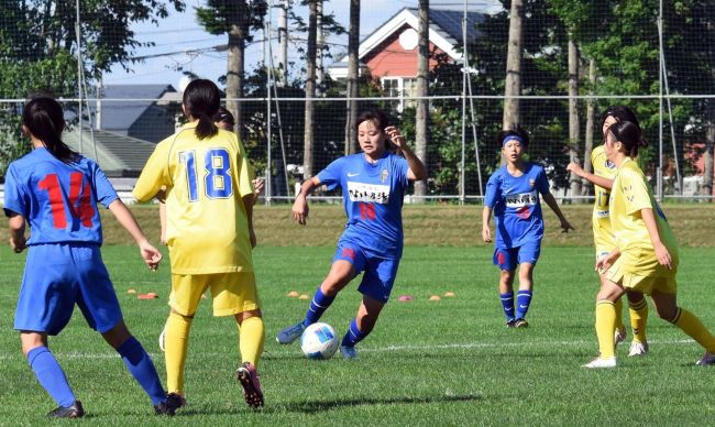 十勝ＦＳリトルガールズ２年連続３位　最終戦快勝７－０釧路　Ｕ１５女子サッカーリーグ