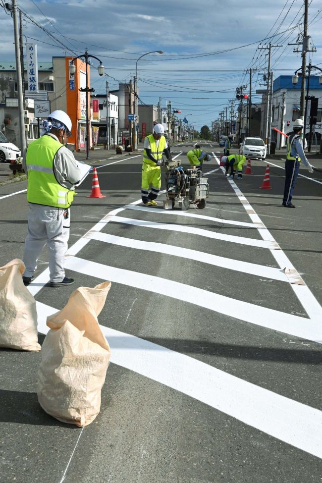 広尾・本通（国道３３６号）に区画線整備　事故防止へ