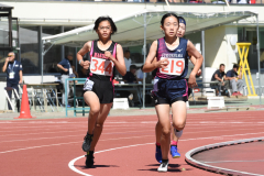 女子８００㍍予選１組