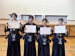 女子個人戦入賞者。（左から）増谷梓、上野朱花、中村名菜、長瀬寧々