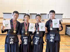 男子個人戦入賞者。（左から）永野陽向、松原颯佑、加賀谷理玖、橋本壮矢