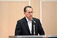 連合北海道の選対委員会であいさつする須間会長