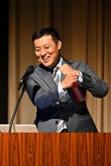 元日ハム田中賢介氏「北海道の子どもたちのために」　道中学校長会研究大会で講演