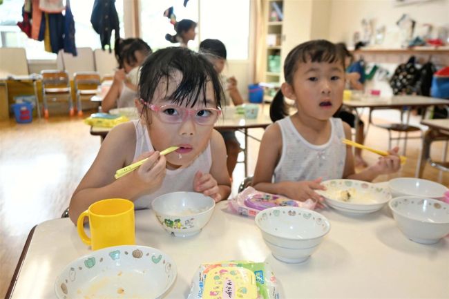 「温かいごはんおいしい」　池田保育園、町の事業生かしご飯提供　子どもにも保護者にも好評