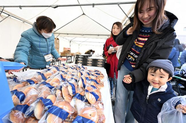 １２日からあんぱん祭り　個性豊かな２６店が自慢のあんパン販売