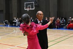 ９４歳染川さん華麗に　ダンスこぶし会交流会