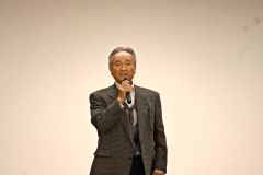 閉会のあいさつをする大場副会長