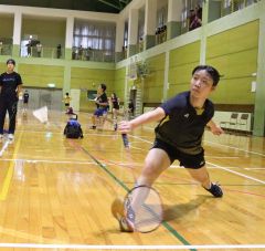 【１部女子単決勝】ネット際の打ち分けを駆使して優勝をつかんだ帯緑陽の横山奈都美