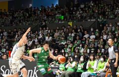 レバンガが帯広でホーム開幕戦　過去最多３０１３人来場　バスケＢリーグ 17