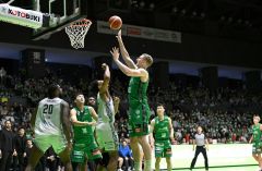 レバンガが帯広でホーム開幕戦　過去最多３０１３人来場　バスケＢリーグ 4