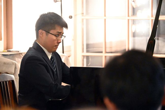 【写真】ピアノのチャリティーコンサート　帯広協会病院の研修医・中駄勇太さん