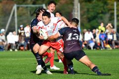 激しいタックルの応酬で熱戦が繰り広げられた日本代表対香港代表戦（１３日、須貝拓也撮影）