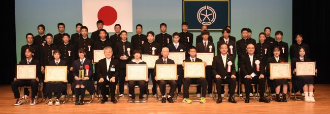 亀卦川氏らの功績たたえる　市スポーツ賞表彰式