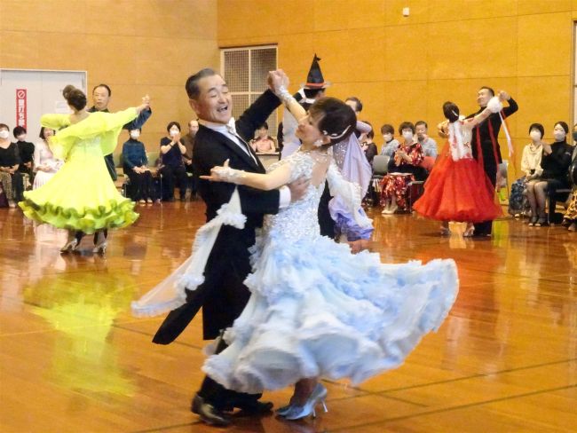 北大生と華麗にステップ、ダンス通じ交流　帯広圏ダンススポーツ連盟「きらめき交流会」