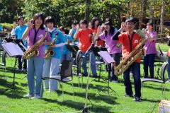 パフォーマンスも交え会場を盛り上げた帯広西陵中学校吹奏楽部の演奏