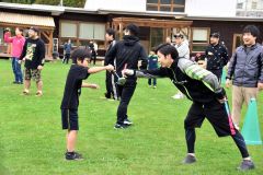 親子で運動会を楽しんだ陸別保育所のお父さん会