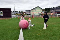 お父さんと競技にハッスル　陸別保育所「お父さん会」運動会 7