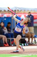 【Ｕ１６女子ジャベリックスロー・決勝】４８メートル４６を投げ３位に入った植松葉那（芽室中３年）の力投