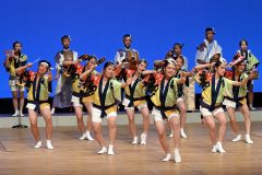 迫力のある踊りを披露した帯広平原連・エクラ合同連（２７日、須貝拓也撮影）