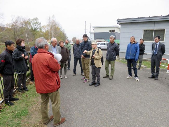 【写真】市内３連合町内会が合同で防災研修　地域の川や対策学ぶ