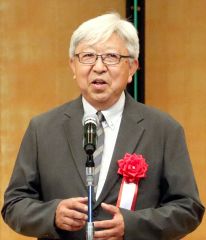 謝辞を述べる山田さん