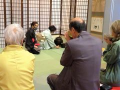 ３日に茶道サークルにより振る舞われた茶席
