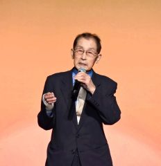 日頃の練習の成果を発揮する出演者