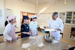 つつじが丘小３年生がいもだんご作り　おびひろ市民学で料理教室 5