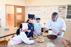 つつじが丘小３年生がいもだんご作り　おびひろ市民学で料理教室 8